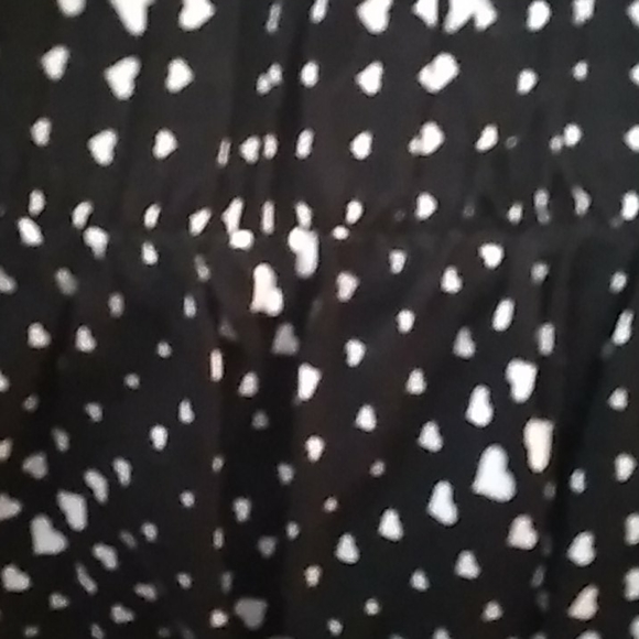 torrid hearts on black skirt - Picture 4 of 7